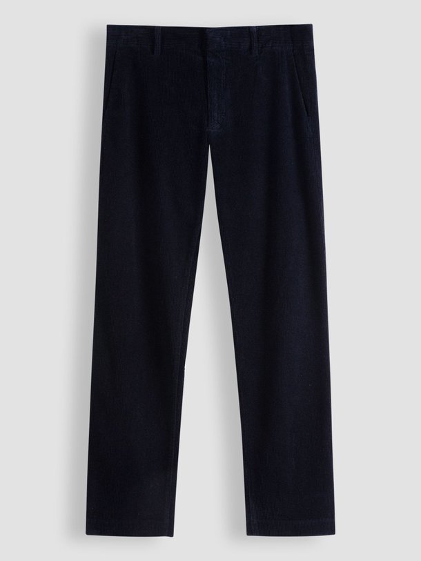 Ontdek de Theo organic cotton ribcord chino van NN.07 in de kleur donkerblauw bij Orangebag. Op werkdagen voor 21:45 besteld, morgen in huis.