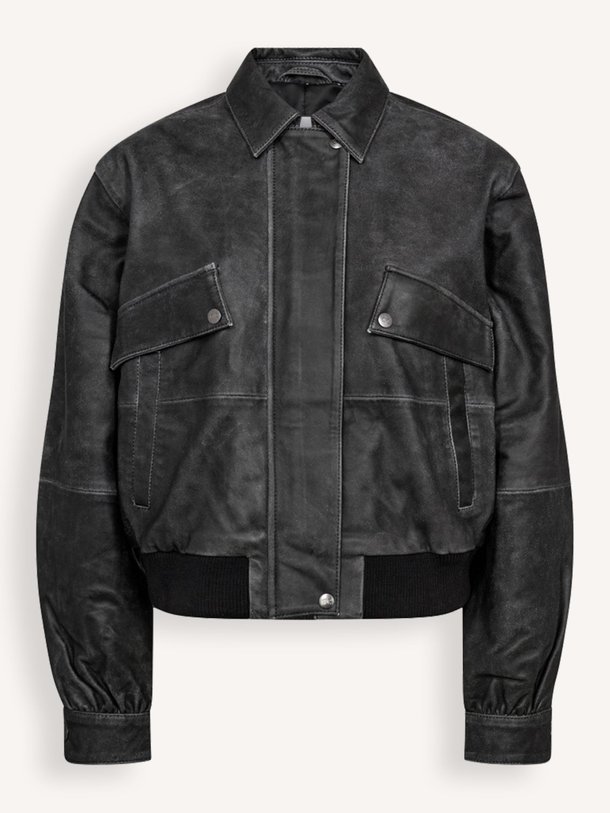 Ontdek de Floyd lederen bomberjack van Co'Couture in de kleur Zwart bij Orangebag. Op werkdagen voor 21:45 besteld, morgen in huis.