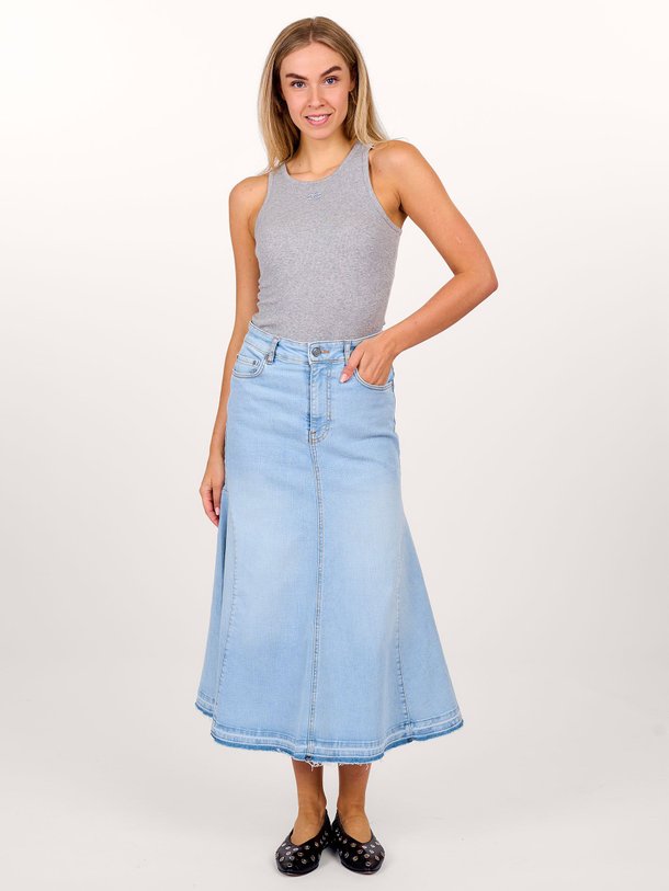 Ontdek de Tint organic cottonmix A-lijn rok van Ganni in de kleur lichtblauw bij Orangebag. Op werkdagen voor 21:45 besteld, morgen in huis.