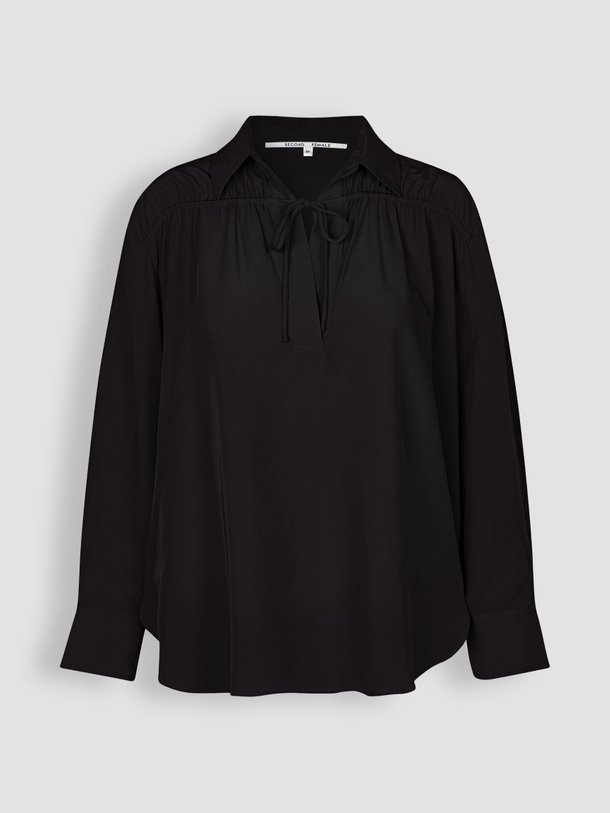 Ontdek de Cibelle viscose top van Second Female in de kleur zwart bij Orangebag. Op werkdagen voor 21:45 besteld, morgen in huis.