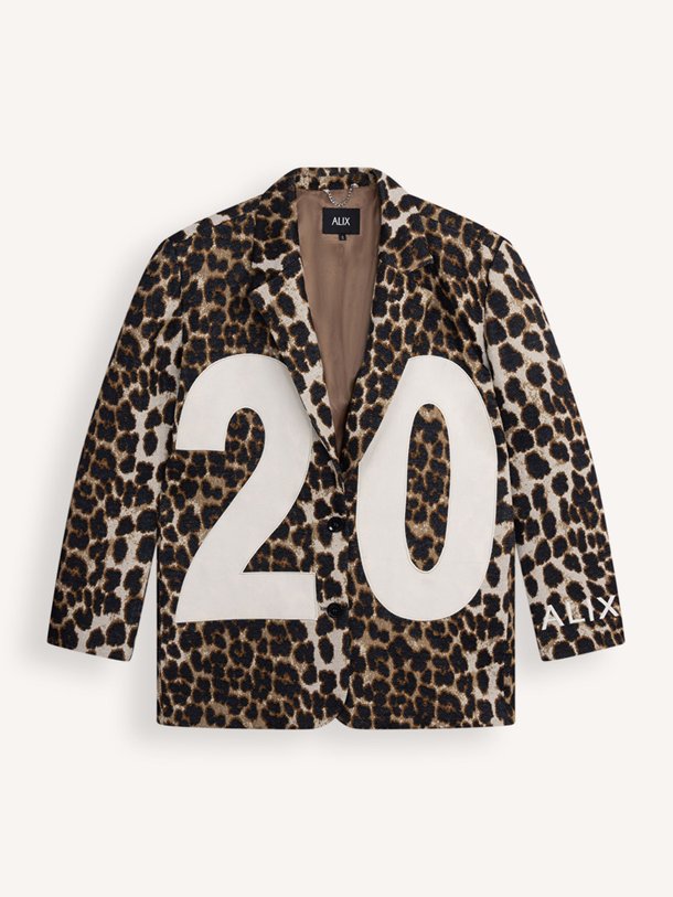Ontdek de Geweven leopard blazer van Alix The Label in de kleur Bruin bij Orangebag. Op werkdagen voor 21:45 besteld, morgen in huis.