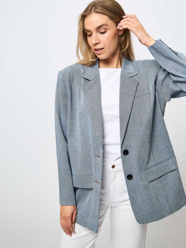Ontdek de Vlora katoenmix blazer van Gestuz in de kleur blauw bij Orangebag. Op werkdagen voor 21:45 besteld, morgen in huis.