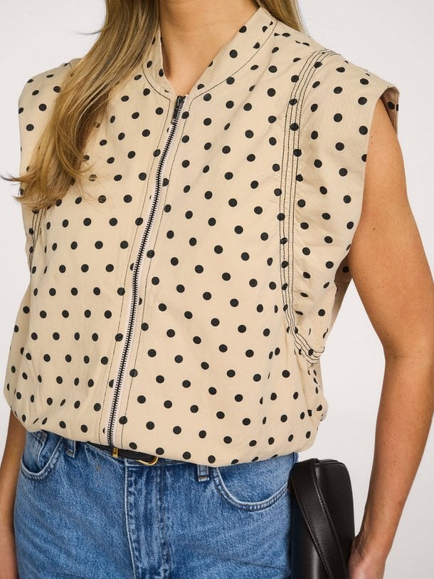 Co'Couture Diddi katoenen gilet met stippen - Beige Ontdek de Diddi katoenen gilet met stippen van Co'Couture in de kleur Beige bij Orangebag. Op werkdagen voor 21:45 besteld, morgen in huis.