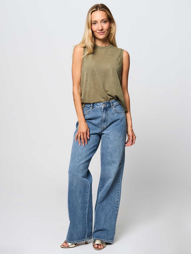 Ontdek de Zolina high waist wide leg stretch jeans van Gestuz in de kleur blauw bij Orangebag. Op werkdagen voor 21:45 besteld, morgen in huis.