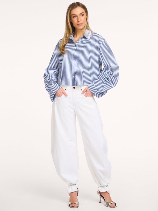 Ontdek de Katoenen gestreepte blouse van Alix The Label in de kleur Blauw bij Orangebag. Op werkdagen voor 21:45 besteld, morgen in huis.