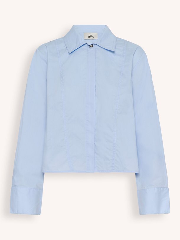Ontdek de Else katoenen blouse van Karen By Simonsen in de kleur Blauw bij Orangebag. Op werkdagen voor 21:45 besteld, morgen in huis.