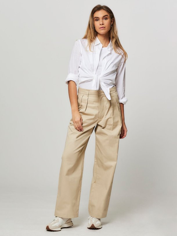 Ontdek de Ashley katoenen wide leg pantalon van Graumann in de kleur zand bij Orangebag. Op werkdagen voor 21:45 besteld, morgen in huis.