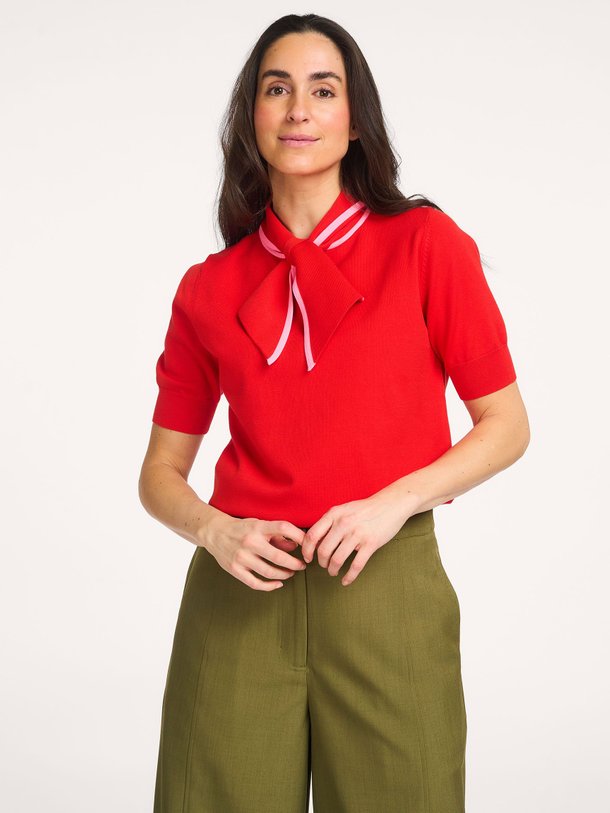 Ontdek de Jonda viscosemix top van Essentiel Antwerp in de kleur Rood bij Orangebag. Op werkdagen voor 21:45 besteld, morgen in huis.