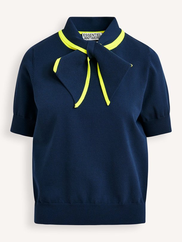 Ontdek de Jonda viscosemix top van Essentiel Antwerp in de kleur Donkerblauw bij Orangebag. Op werkdagen voor 21:45 besteld, morgen in huis.