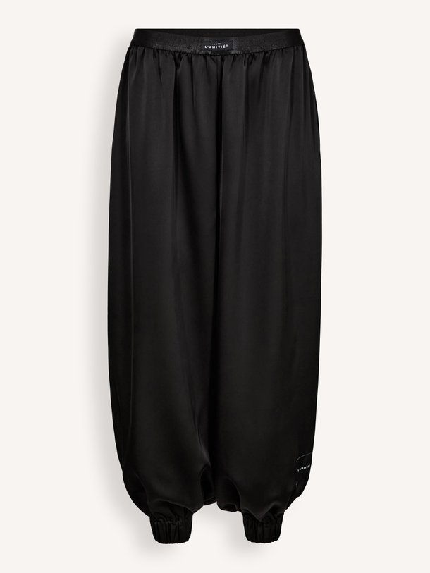 Ontdek de Evita Crop Harem Tall Pant van Haute L'Amitié bij Orangebag. Op werkdagen voor 21:45 besteld, morgen in huis.