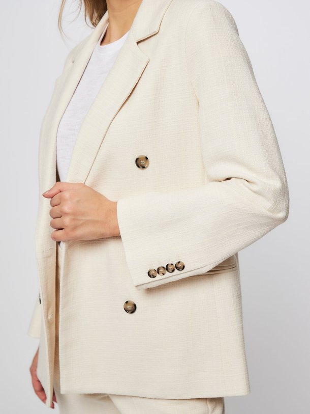 Ontdek de Sika katoenmix blazer van Graumann in de kleur off-white bij Orangebag. Op werkdagen voor 21:45 besteld, morgen in huis.