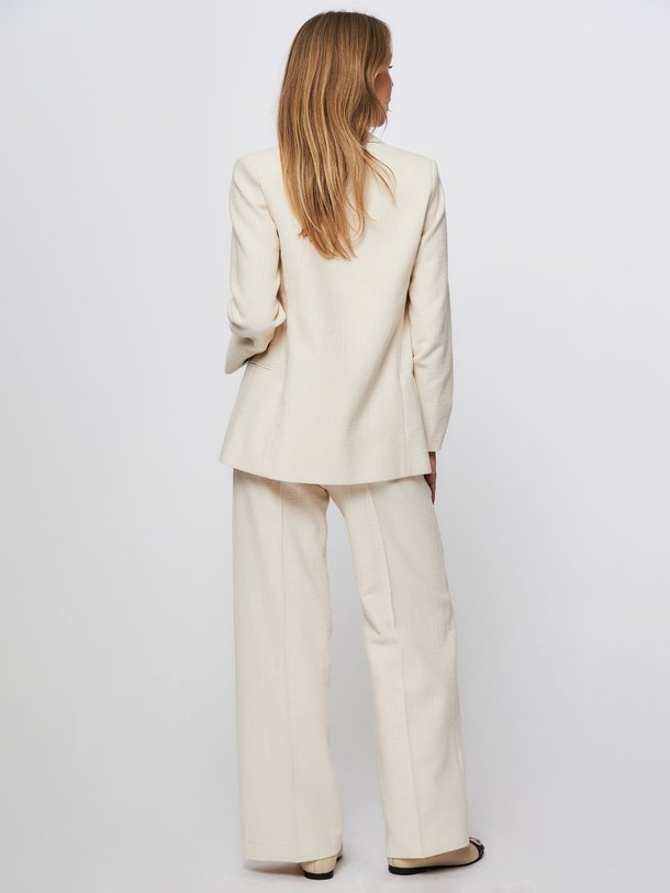 Ontdek de Sika katoenmix blazer van Graumann in de kleur off-white bij Orangebag. Op werkdagen voor 21:45 besteld, morgen in huis.