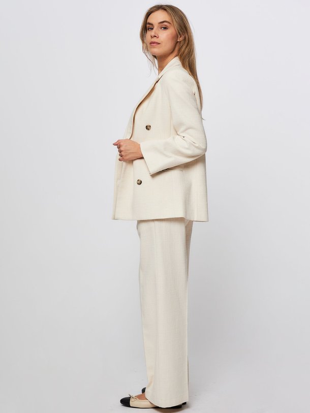 Ontdek de Sika katoenmix blazer van Graumann in de kleur off-white bij Orangebag. Op werkdagen voor 21:45 besteld, morgen in huis.