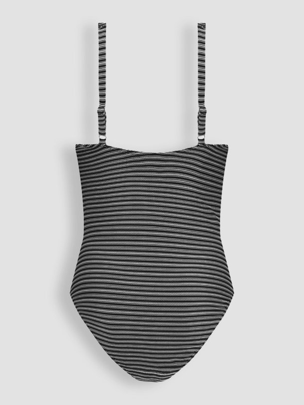 Ontdek de Boho Bliss voorgevormd badpak met dessin van Cyell in de kleur zwart bij Orangebag. Op werkdagen voor 21:45 besteld, morgen in huis.