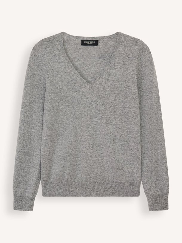 Ontdek de Organic cashmere gemêleerde trui van Repeat in de kleur lichtgrijs bij Orangebag. Op werkdagen voor 21:45 besteld, morgen in huis.