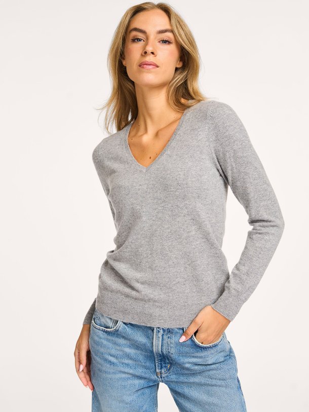 Ontdek de Organic cashmere gemêleerde trui van Repeat in de kleur lichtgrijs bij Orangebag. Op werkdagen voor 21:45 besteld, morgen in huis.