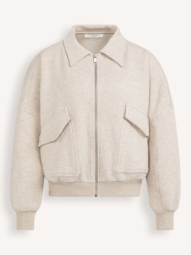 Ontdek de Katoenmix jack van Yaya in de kleur Beige bij Orangebag. Op werkdagen voor 21:45 besteld, morgen in huis.
