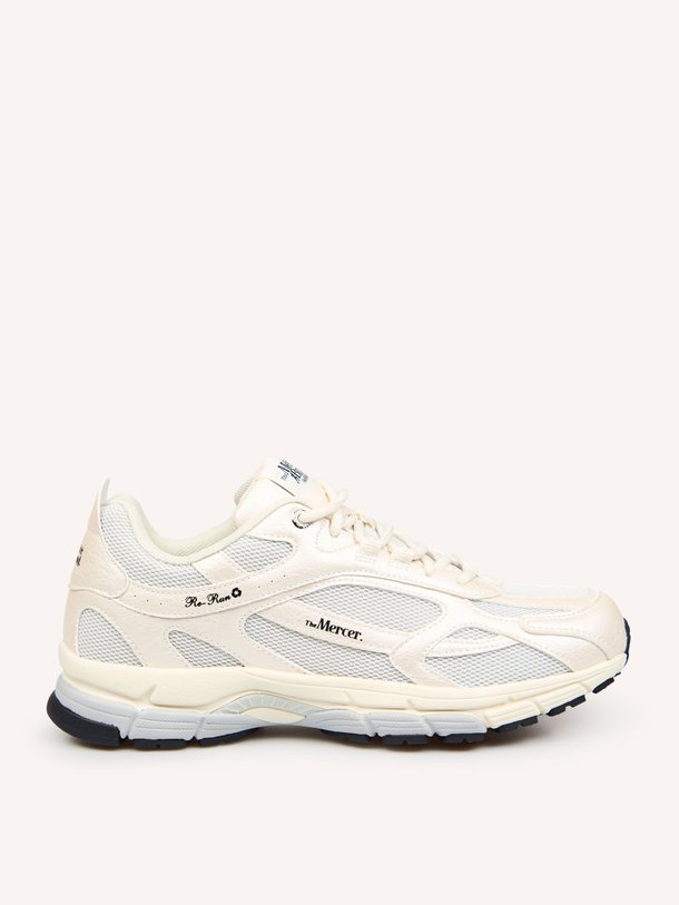 Ontdek de The Re-Run metallic mesh sneakers van Mercer Amsterdam in de kleur Wit bij Orangebag. Op werkdagen voor 21:45 besteld, morgen in huis.
