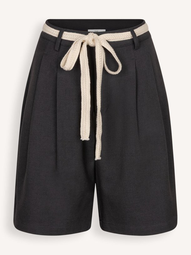 Ontdek de Chelo, viscosemix bermuda short van Ruby Tuesday bij Orangebag. Op werkdagen voor 21:45 besteld, morgen in huis.