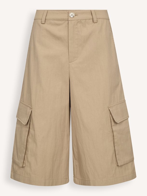Ontdek de Kesha katoenmix bermuda short van Co'Couture in de kleur Beige bij Orangebag. Op werkdagen voor 21:45 besteld, morgen in huis.