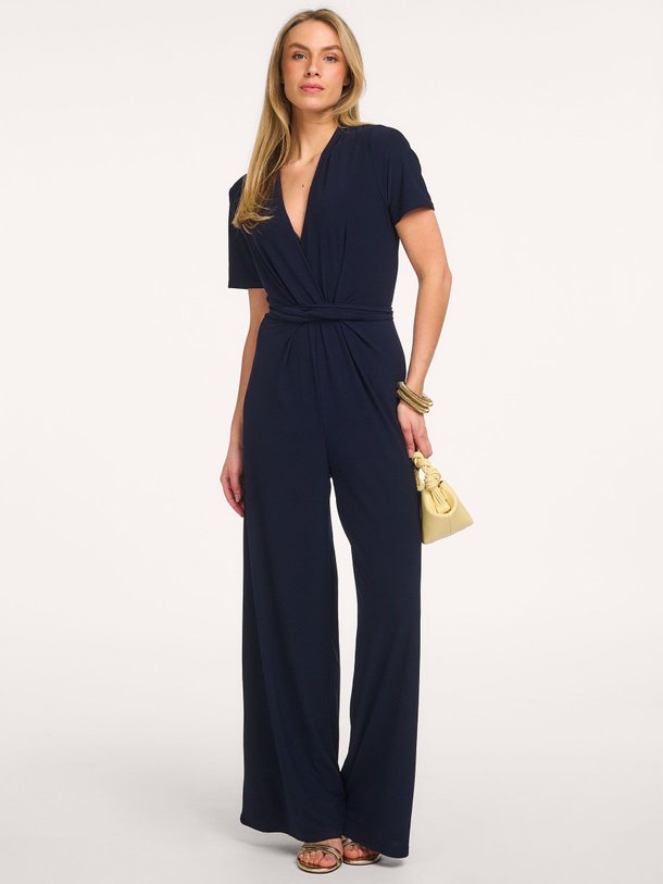 Ontdek de Vasili geweven jumpsuit van Freebird in de kleur Donkerblauw bij Orangebag. Op werkdagen voor 21:45 besteld, morgen in huis.