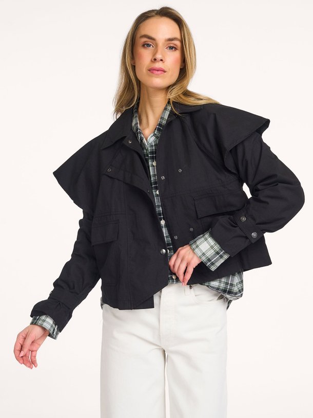 Ontdek de Kesha katoenmix cape jack van Co'Couture in de kleur Zwart bij Orangebag. Op werkdagen voor 21:45 besteld, morgen in huis.