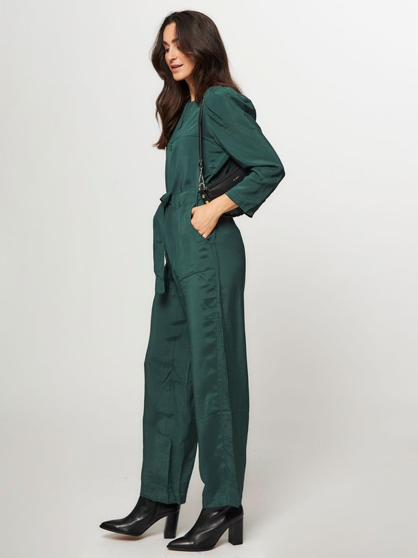 Ontdek de Vida viscosemix jumpsuit met gestreept dessin van By-Bar in de kleur donkergroen bij Orangebag. Op werkdagen voor 21:45 besteld, morgen in huis.