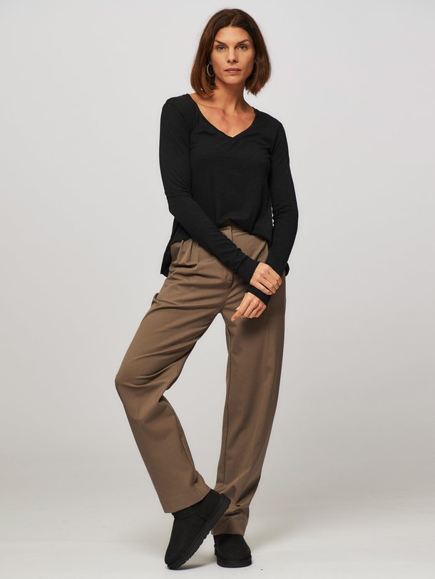 Ontdek de Jacksonville katoenmix longsleeve van American Vintage in de kleur zwart bij Orangebag. Op werkdagen voor 21:45 besteld, morgen in huis.