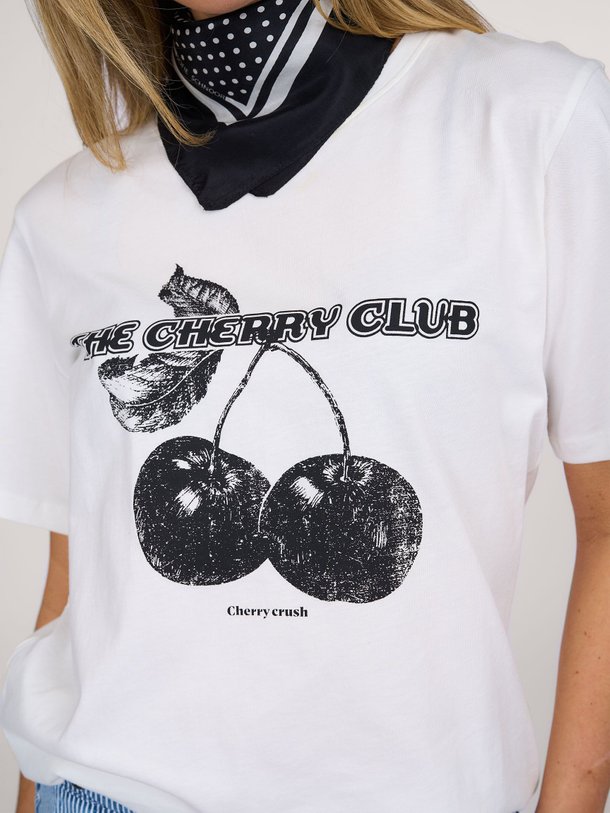 Ontdek de Zena katoenen T-shirt met print van Sofie Schnoor in de kleur wit bij Orangebag. Op werkdagen voor 21:45 besteld, morgen in huis.
