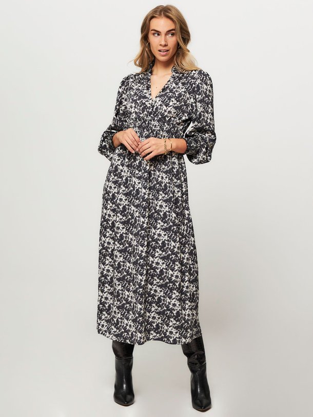 Ontdek de Baila geweven jurk met print van Co'Couture in de kleur zwart bij Orangebag. Op werkdagen voor 21:45 besteld, morgen in huis.