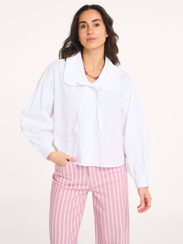 Ontdek de Semmy organic cotton poplin blouse van By-Bar in de kleur Wit bij Orangebag. Op werkdagen voor 21:45 besteld, morgen in huis.