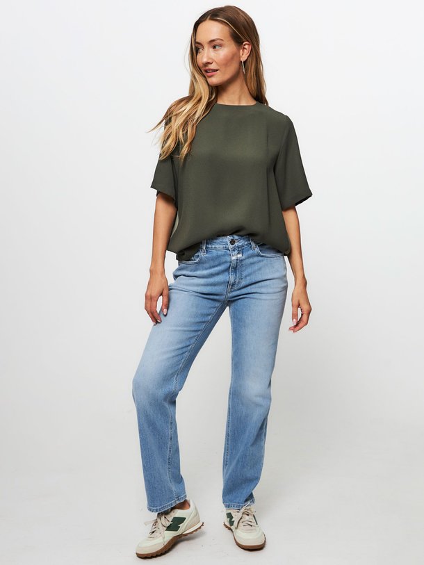Ontdek de Milo mid waist straight fit stretch jeans van Closed in de kleur blauw bij Orangebag. Op werkdagen voor 21:45 besteld, morgen in huis.