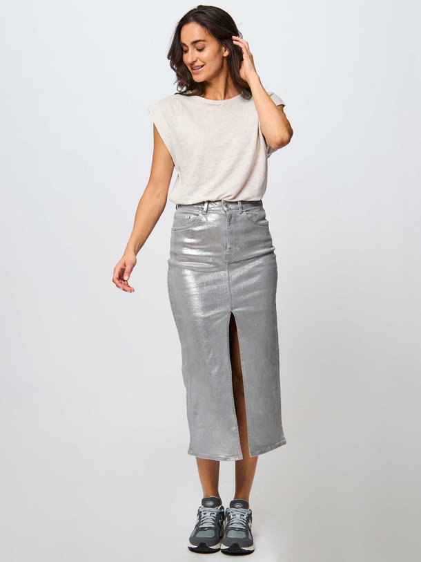 Ontdek de Aspect katoenmix metallic rok van Second Female in de kleur zilverkleur bij Orangebag. Op werkdagen voor 21:45 besteld, morgen in huis.