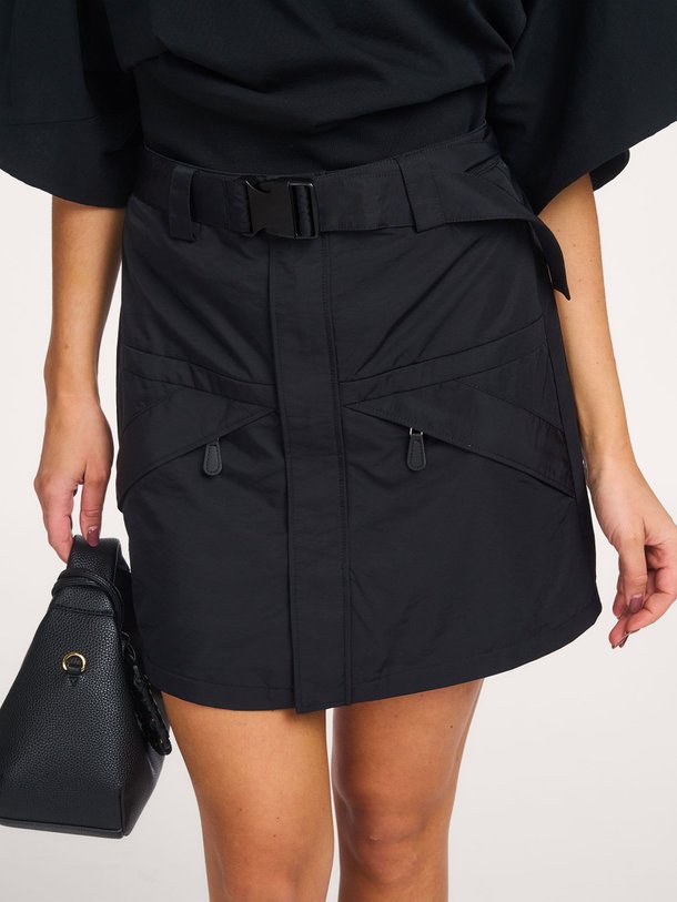 Ontdek de Alora geweven rok van Co'Couture in de kleur Zwart bij Orangebag. Op werkdagen voor 21:45 besteld, morgen in huis.