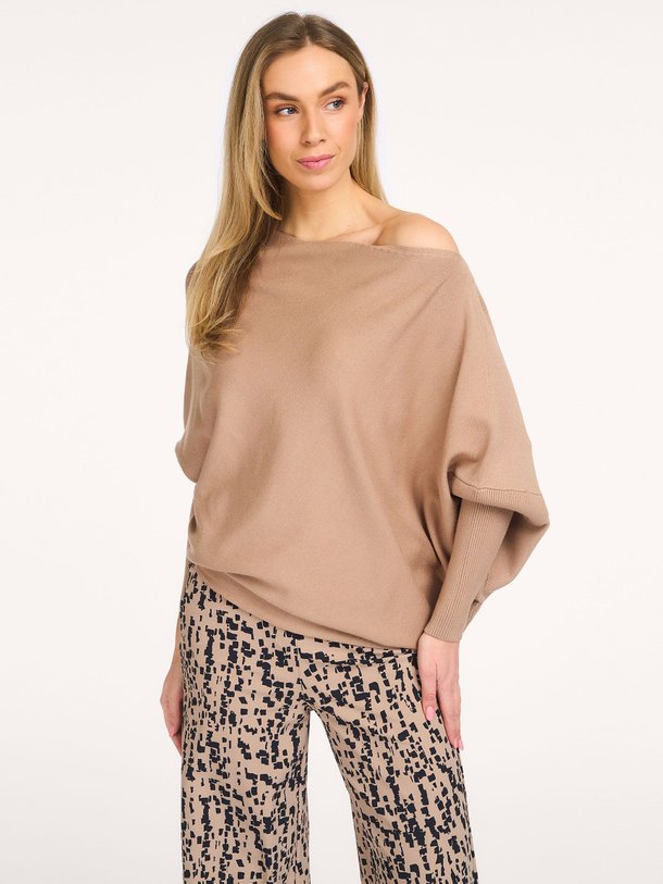 Ontdek de Linde viscosemix trui van Studio Anneloes in de kleur Lichtbruin bij Orangebag. Op werkdagen voor 21:45 besteld, morgen in huis.