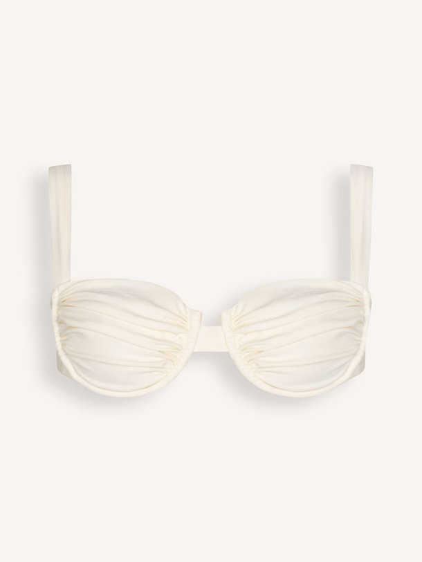 Ontdek de Lisa bikinitop van The Lola Club in de kleur Crème bij Orangebag. Op werkdagen voor 21:45 besteld, morgen in huis.