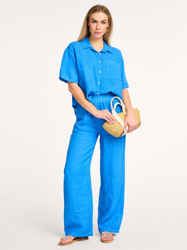 Ontdek de Cris linnen blouse van By-Bar in de kleur kobalt bij Orangebag. Op werkdagen voor 21:45 besteld, morgen in huis.