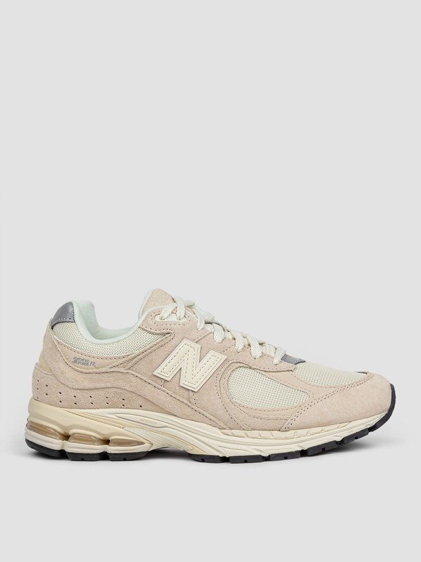 Ontdek de M2002R suède sneakers van New Balance in de kleur zand bij Orangebag. Op werkdagen voor 21:45 besteld, morgen in huis.