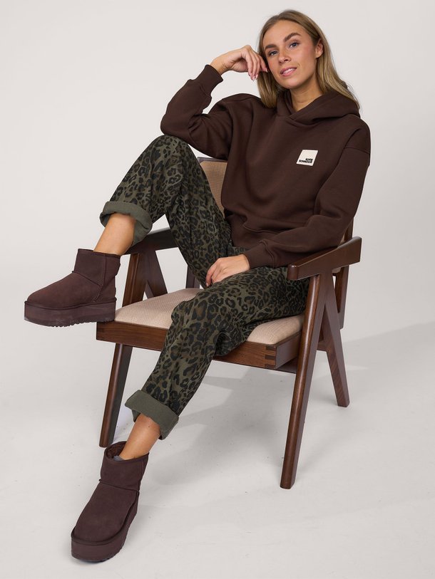 Ontdek de Tokyo high waist loose fit leopard jeans van Sofie Schnoor in de kleur olijfgroen bij Orangebag. Op werkdagen voor 21:45 besteld, morgen in huis.