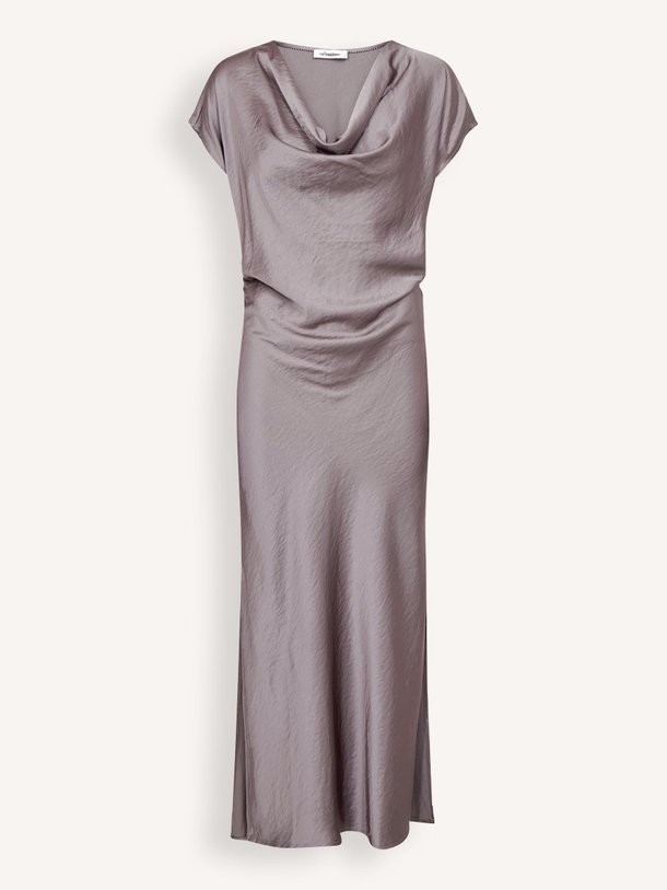 Ontdek de Idun viscosemix jurk van Co'Couture in de kleur Taupe bij Orangebag. Op werkdagen voor 21:45 besteld, morgen in huis.
