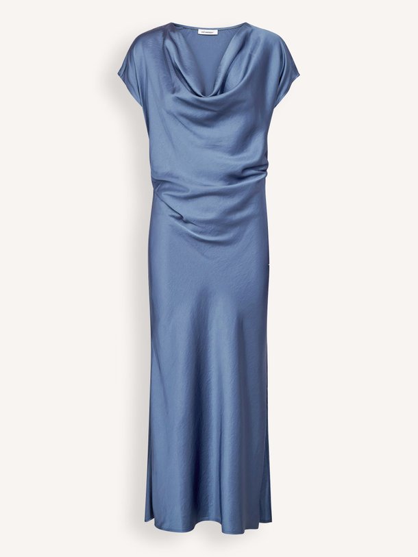Ontdek de Idun viscosemix jurk van Co'Couture in de kleur Blauw bij Orangebag. Op werkdagen voor 21:45 besteld, morgen in huis.