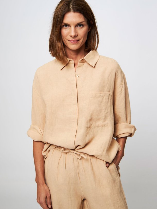 Ontdek de Valley linnen oversized blouse van Alchemist in de kleur zand bij Orangebag. Op werkdagen voor 21:45 besteld, morgen in huis.