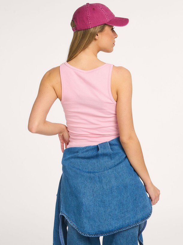 Samsoe Samsoe Saamanza Tank Top 7542 Ontdek de SAAMANZA TANK TOP 7542 van Samsoe Samsoe bij Orangebag. Op werkdagen voor 21:45 besteld, morgen in huis.