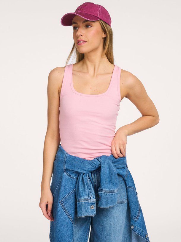 Ontdek de SAAMANZA TANK TOP 7542 van Samsoe Samsoe bij Orangebag. Op werkdagen voor 21:45 besteld, morgen in huis.