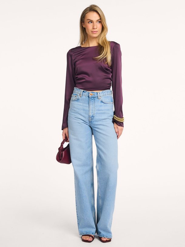 Ontdek de Tailor geweven wrap top van Modstrom in de kleur Aubergine bij Orangebag. Op werkdagen voor 21:45 besteld, morgen in huis.