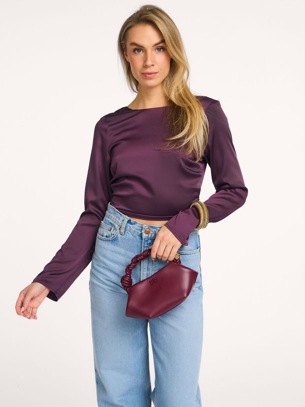 Ontdek de Tailor geweven wrap top van Modstrom in de kleur Aubergine bij Orangebag. Op werkdagen voor 21:45 besteld, morgen in huis.