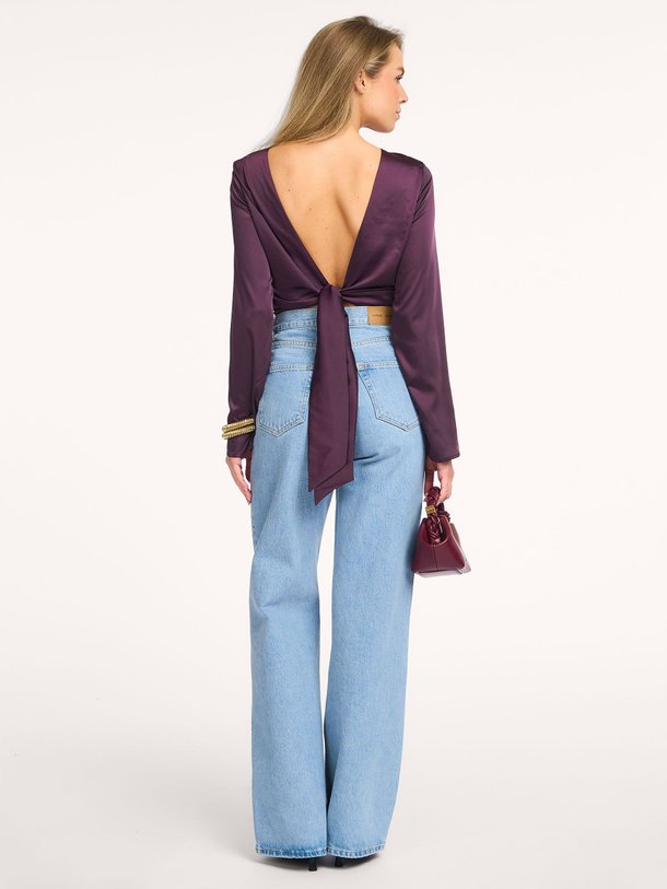 Ontdek de Tailor geweven wrap top van Modstrom in de kleur Aubergine bij Orangebag. Op werkdagen voor 21:45 besteld, morgen in huis.