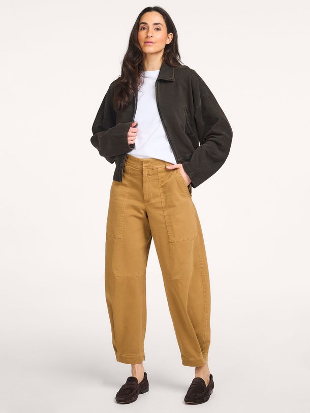 Ontdek de Rhannon organic cottonmix barrel broek van Closed in de kleur Camel bij Orangebag. Op werkdagen voor 21:45 besteld, morgen in huis.