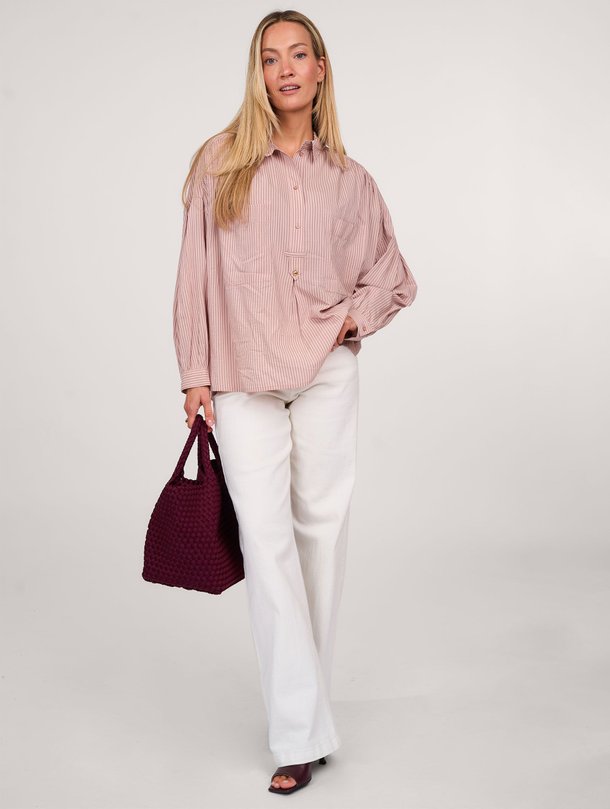 Ontdek de Claude viscosemix gestreepte blouse van Sessun in de kleur poeder bij Orangebag. Op werkdagen voor 21:45 besteld, morgen in huis.