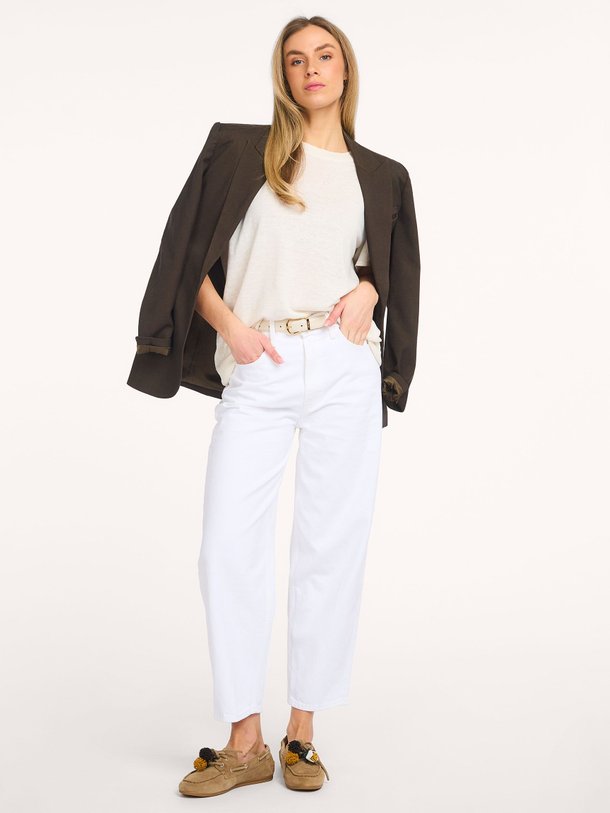 Ontdek de Rabbit Hole mid waist straight fit jeans van Mother in de kleur Wit bij Orangebag. Op werkdagen voor 21:45 besteld, morgen in huis.